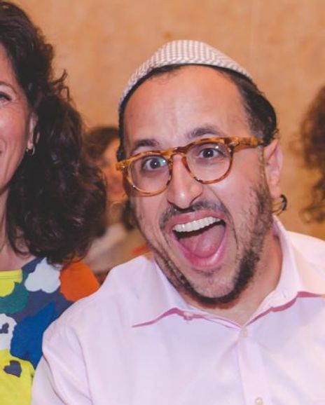 Lipa Schmeltzer Headshot