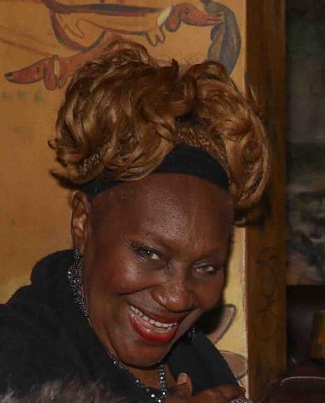 Avery Summers Headshot