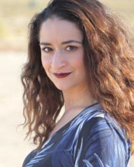 Joelle Teeter Headshot