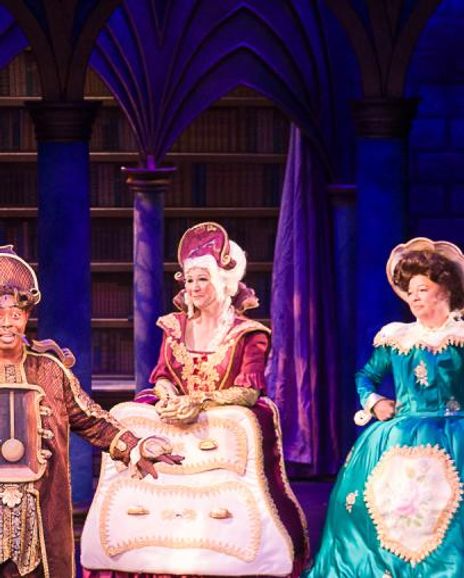 Stacey Geer Headshot