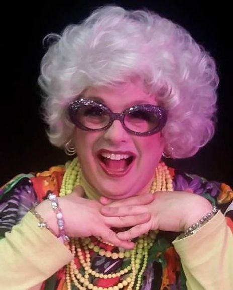 Betsy Carmichael Headshot