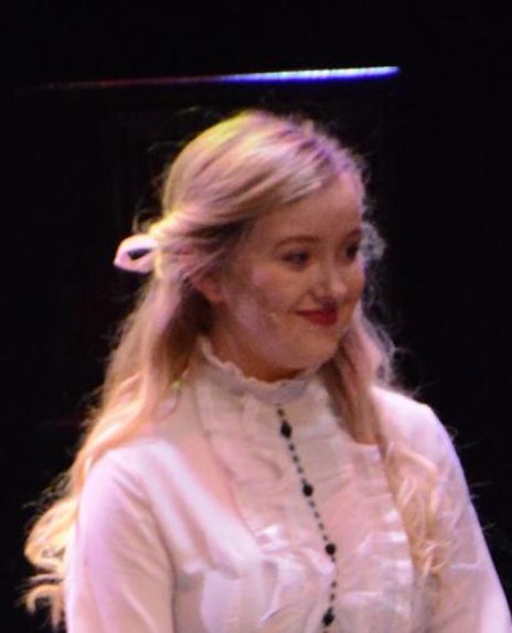 Julie Power Headshot