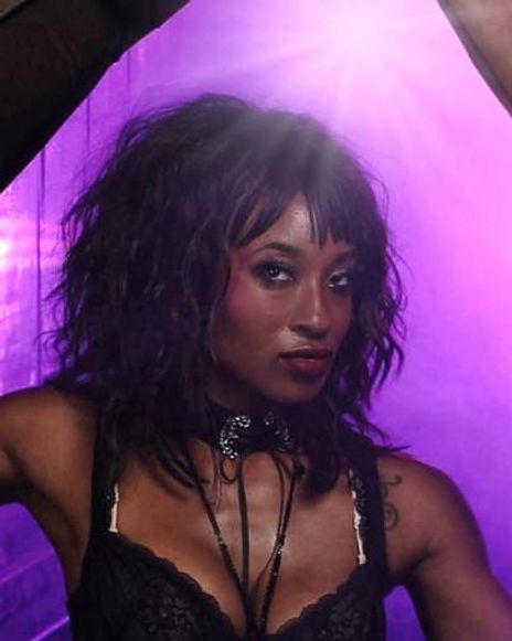 Taryn McFarthing Headshot