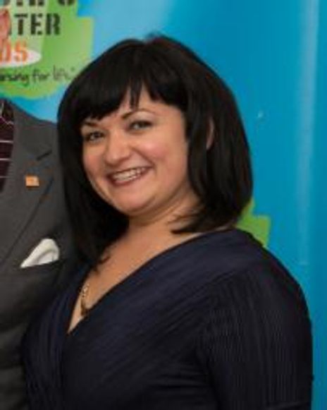Molly Morris Headshot