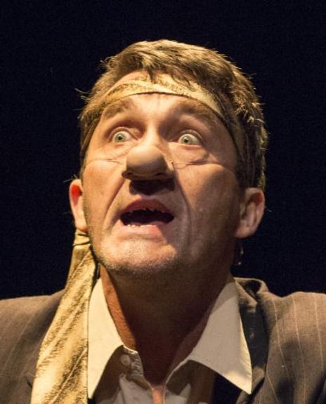 Andrew Buckland Headshot