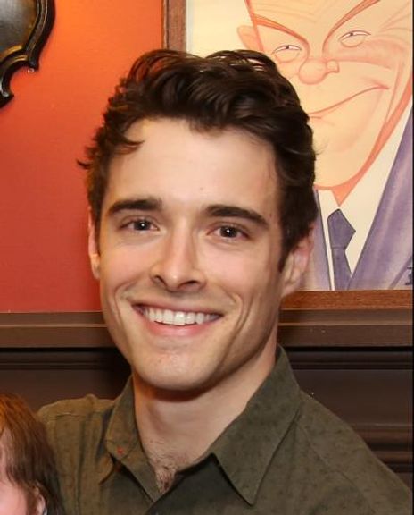 Elliott Michael Cott Headshot