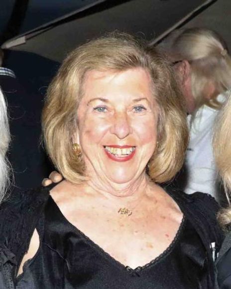 Abby Schroider Headshot