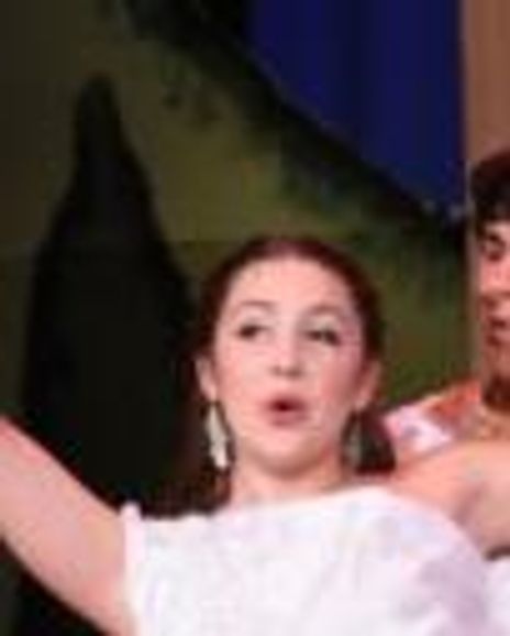 Emily Hribar Headshot