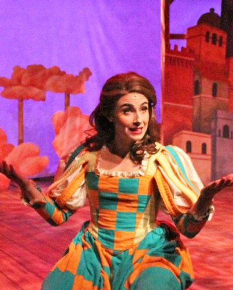 Briana Gantsweg Headshot