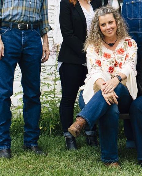 Laura Leininger-Campbell Headshot