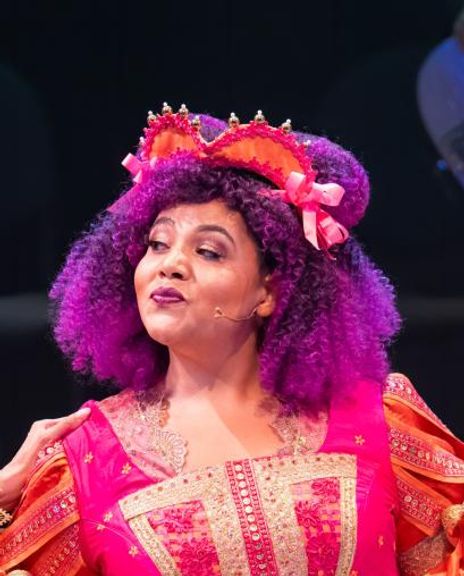 Stephanie Jones Headshot