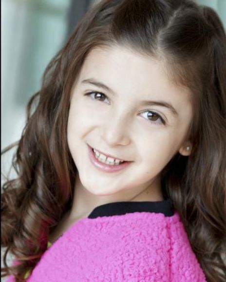 Hayley Shukiar Headshot