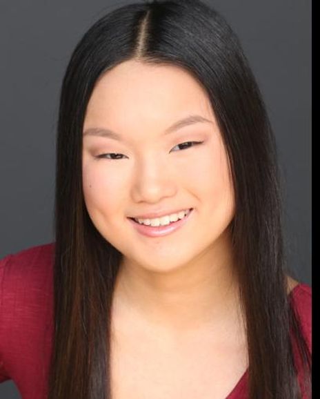 Nora Longing Headshot