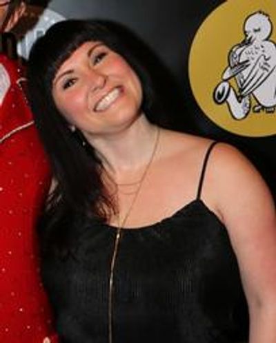 Amy Hillner Larsen Headshot