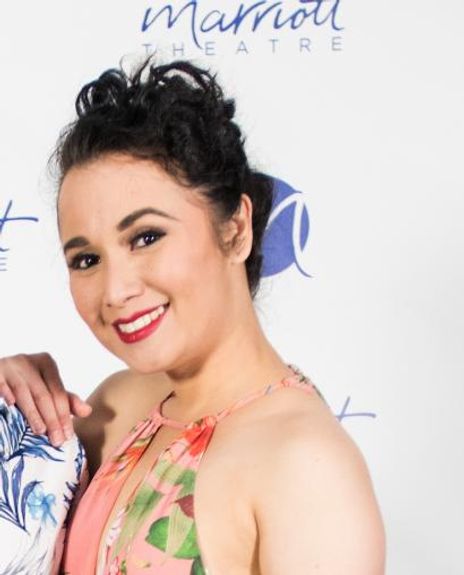 Shana Dagny Headshot