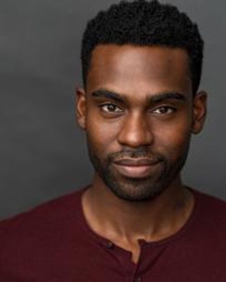 Darian Peer Headshot