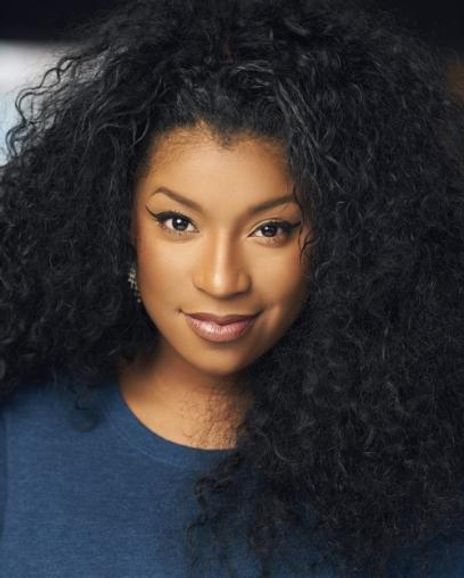 Quiana Holmesu Headshot