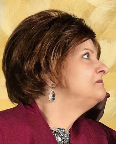 Sandi Nicastro Headshot