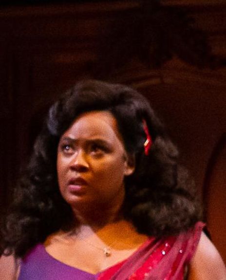 Michelle Elaine Headshot