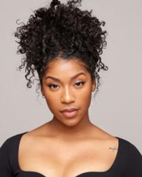 Quiana Onrae'l Holmes Headshot