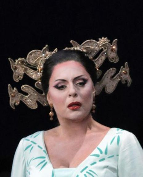 Martina Serafin Headshot