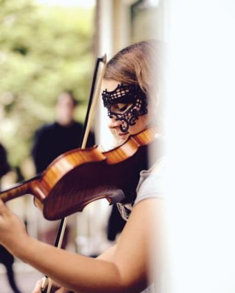 Mariana King Headshot