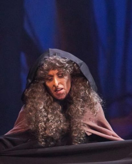 Chloe Angst Headshot