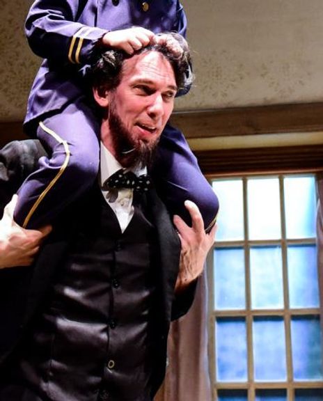 Leo Sharkey Headshot