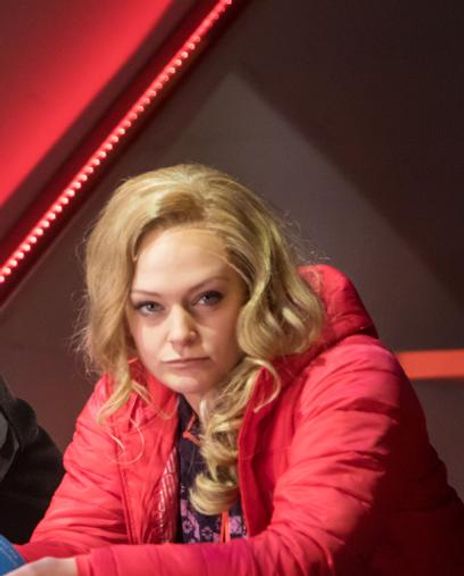 Elise Benson Headshot