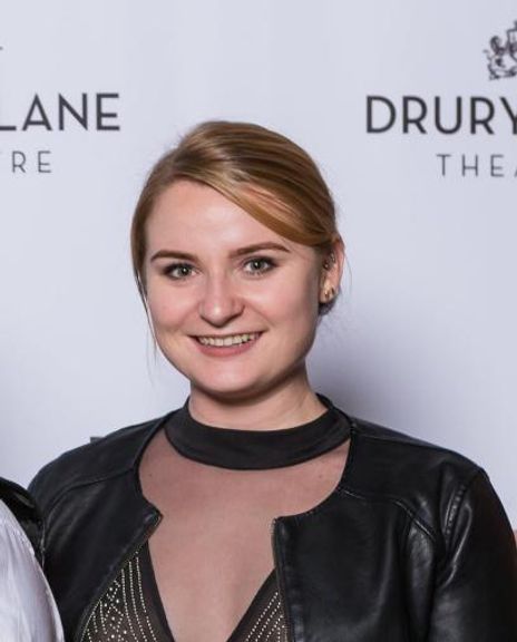 Dana Muelchi Headshot