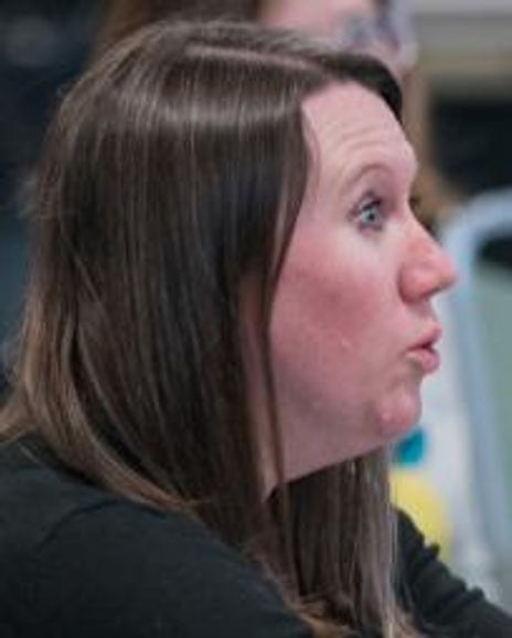 Devon de Mayo Headshot