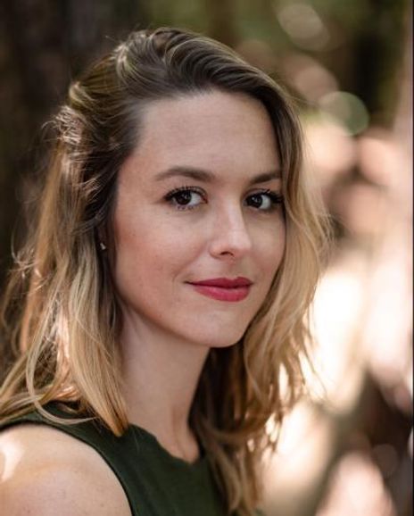 Tori Keenan-Zelt Headshot