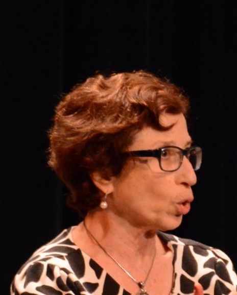 Eileen Dolgin Headshot