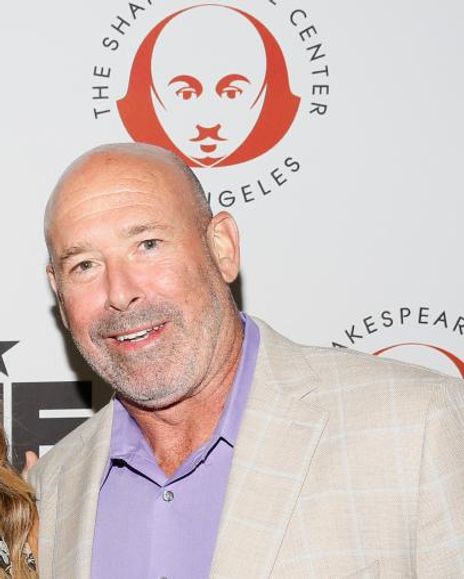 Tomas Dunbar Headshot