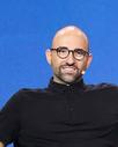 Sarah Wells Headshot