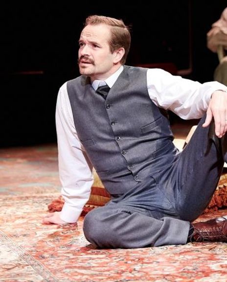 Oliver Dimsdale Headshot