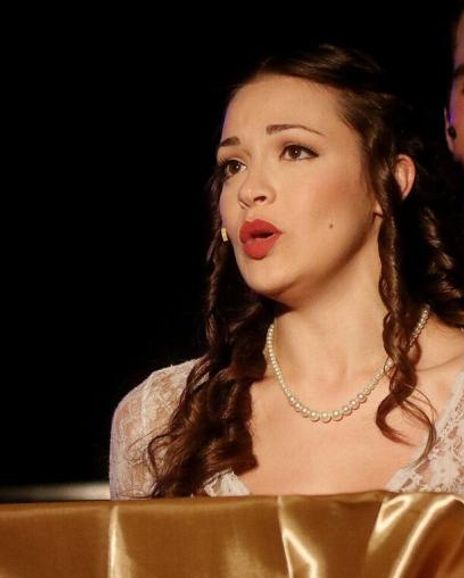 Elizabeth Curtin Headshot