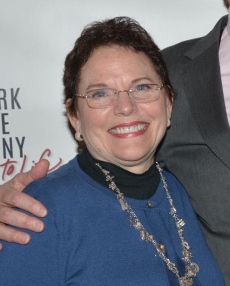 Beth Wyman Headshot