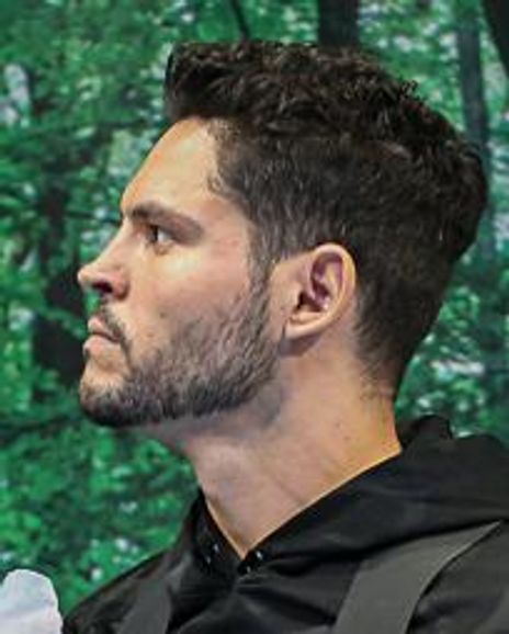 Bobby Roman Headshot