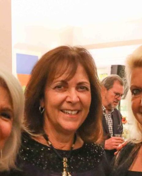 Paula Kaminsky Daivs Headshot