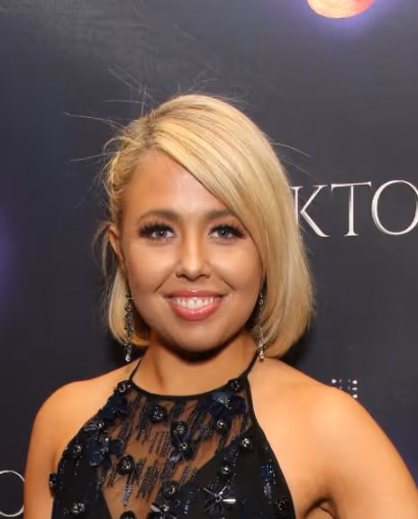 Chloe Lowery Headshot