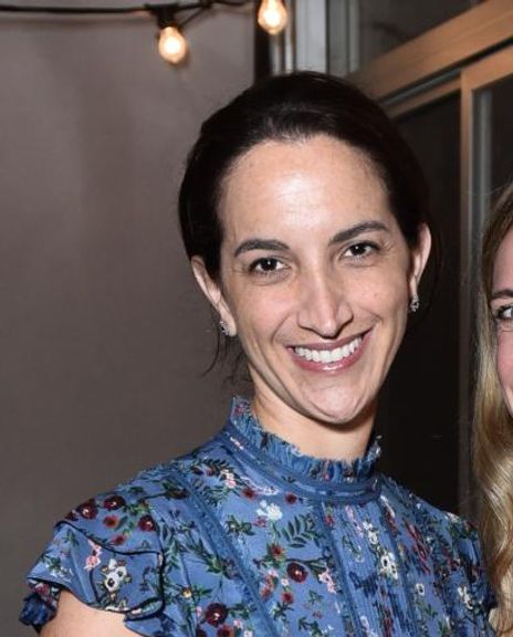 Kara Barnett Headshot