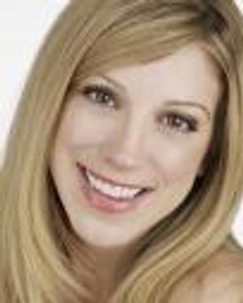 Ellie Mooney Headshot