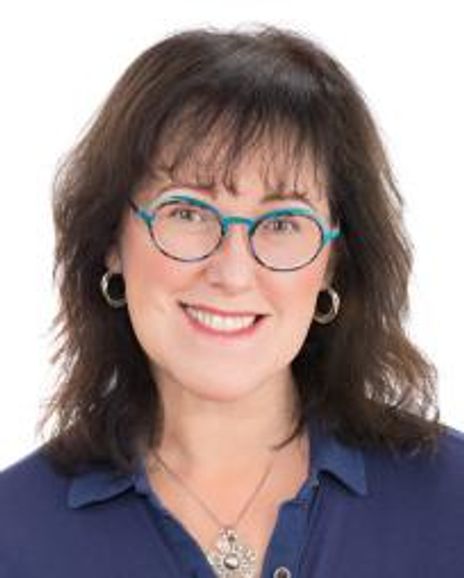 Heather-Elayne Day Headshot