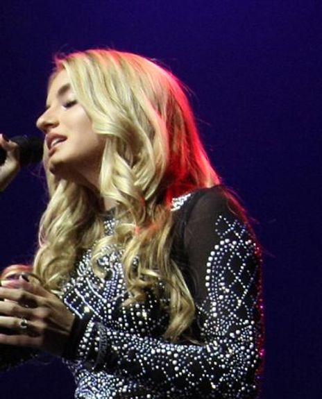 Siena Paglia Headshot