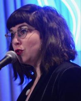 Jocelyn Mackenzie Headshot