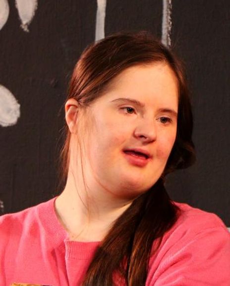 Imogen Roberts Headshot