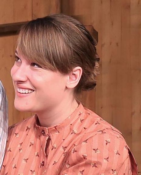 Jenna Darsee Headshot