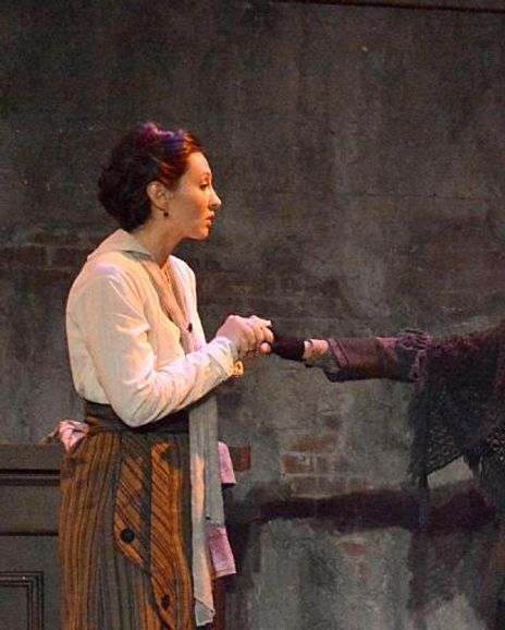 Rebecca Larson Headshot