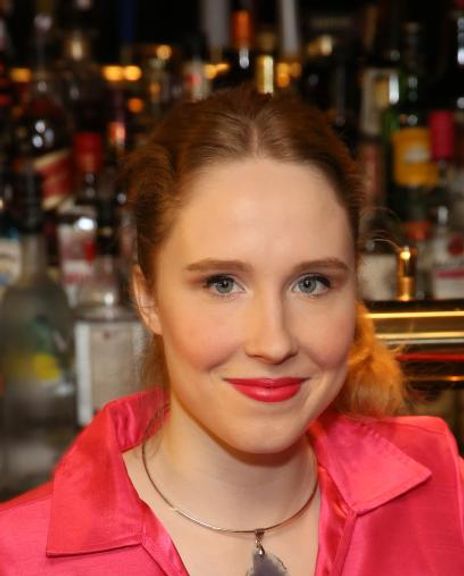 Nina Grollman Headshot